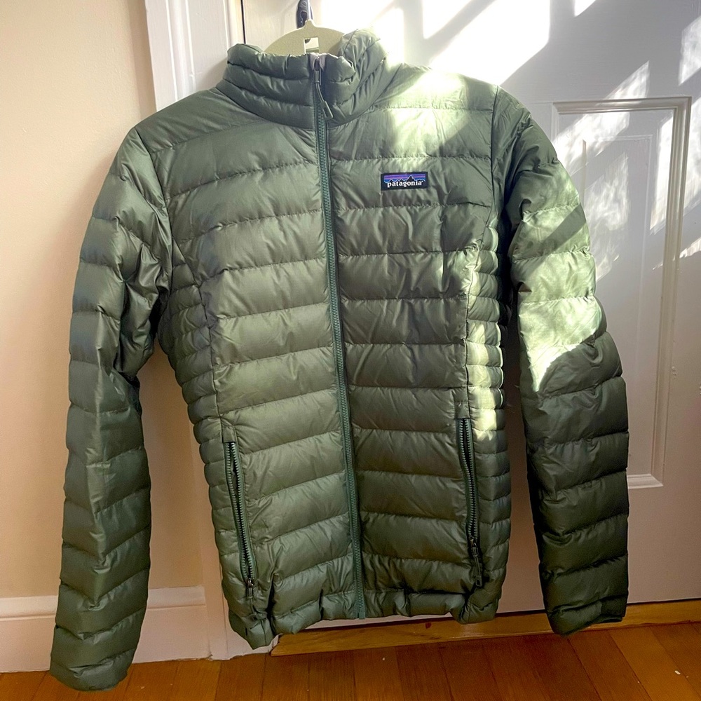 Patagonia small green puffer jacket